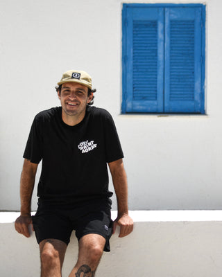 GREEKLISH BLACK TEE