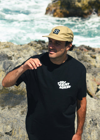 GREEKLISH BLACK TEE